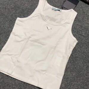 Prada Elegant white Tank top shirt-t size Medium